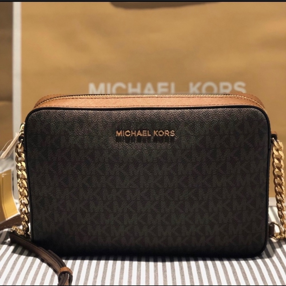 COPY - ✨NWT✨ Michael Kors Crossbody-Must Have